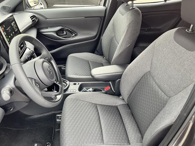 Toyota YARIS Cross 1.5 Hybrid 115 First Edition Limited Parkeersensoren Stoel Stuurverwarming Carplay Navi