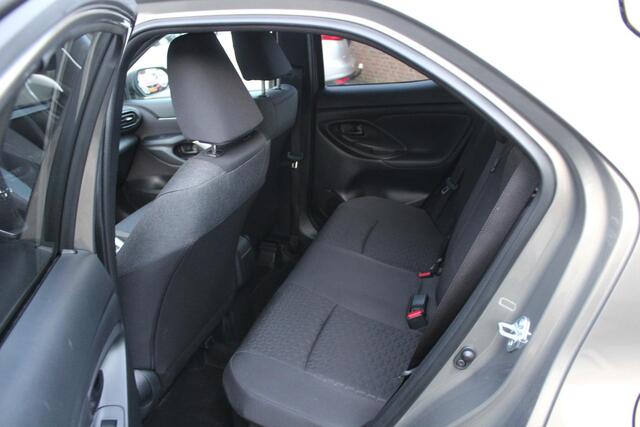 Toyota YARIS Cross 1.5 Hybrid First Edition Navigatie, Carplay, Keyless, Winter Pack, 17" Full LED