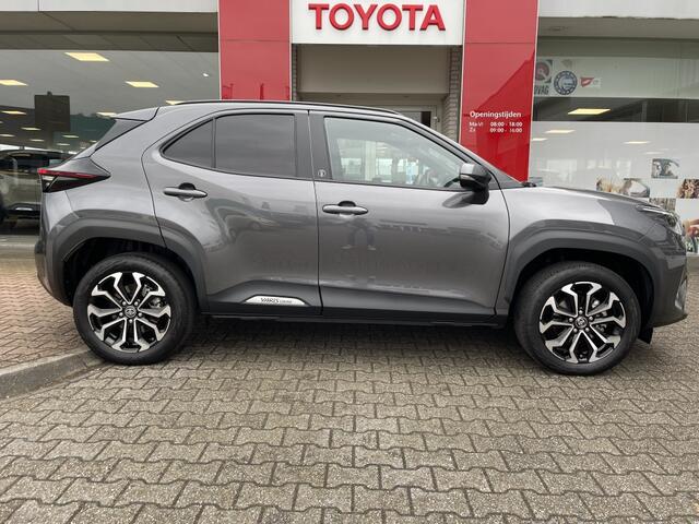 Toyota YARIS 1.5 Hybrid 130 Dynamic | Navi | Keyless Entry & Start | Stoelver