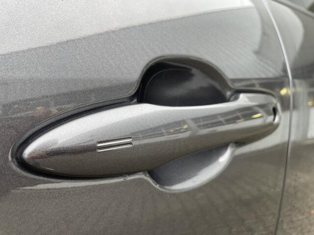 Toyota YARIS 1.5 Hybrid 130 Dynamic | Navi | Keyless Entry & Start | Stoelver