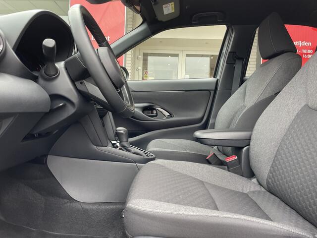 Toyota YARIS 1.5 Hybrid 130 Dynamic | Navi | Keyless Entry & Start | Stoelver