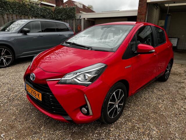 Toyota YARIS 1.5 HYB. DESIGN SP. automaat met 3000 km!!!