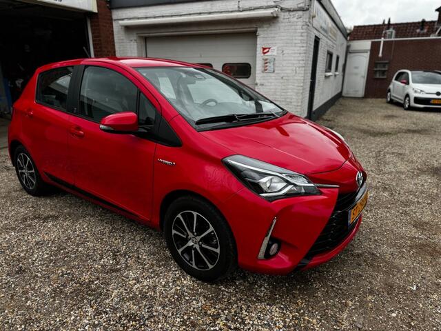 Toyota YARIS 1.5 HYB. DESIGN SP. automaat met 3000 km!!!