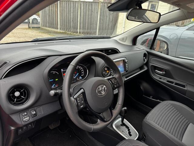 Toyota YARIS 1.5 HYB. DESIGN SP. automaat met 3000 km!!!