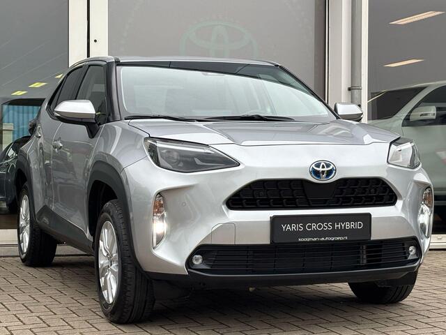 Toyota YARIS Cross Dynamic Edition | Apple Carplay/Android Auto | Parkeersensoren voor + achter | Smart key | Privacy glass | Toyota garantie tot 2034!