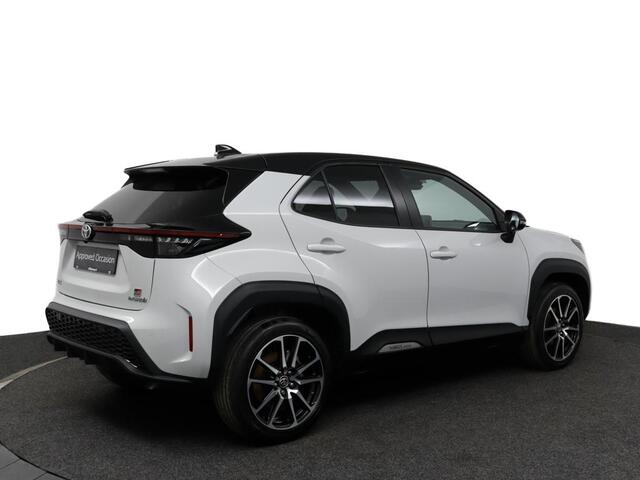 Toyota YARIS Cross 1.5 Hybrid GR Sport | Parkeer sensoren | Stoelverwarming | Navigatie | Keyless |