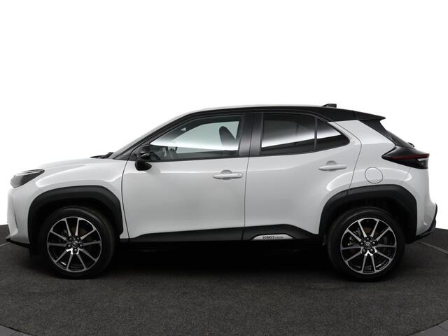 Toyota YARIS Cross 1.5 Hybrid GR Sport | Parkeer sensoren | Stoelverwarming | Navigatie | Keyless |