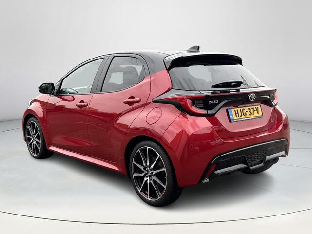 Toyota YARIS 1.5 Hybrid GR Sport **STOEL EN STUURWIELVERWARMING/ HEAD UP DISPLAY/ DODEHOEK DETECTIE/ 36 MAANDEN GARANTIE**