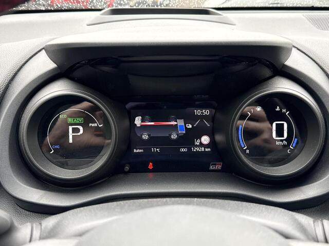 Toyota YARIS 1.5 Hybrid GR Sport **STOEL EN STUURWIELVERWARMING/ HEAD UP DISPLAY/ DODEHOEK DETECTIE/ 36 MAANDEN GARANTIE**