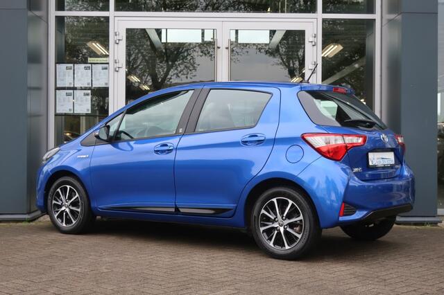Toyota YARIS 1.5 HYBRID, Navi, Clima, Cruise Control, etc.