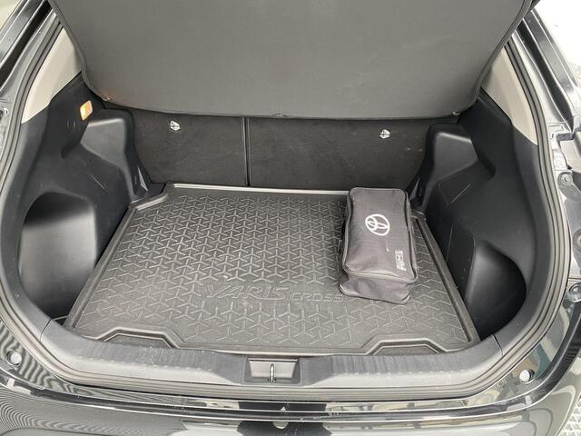 Toyota YARIS Cross 1.5 Hybrid Dynamic Edition Incl: AppleCarPlay / AndroidAuto, Navigatie, Parkeersensoren, Smart key, Privacy glass, Achteruitrijcamera, Adaptieve cruise controle