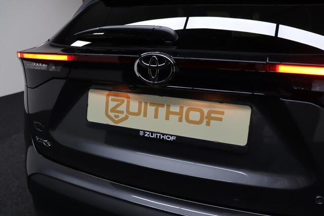 Toyota YARIS Cross 1.5 Hybrid 115 First Edition | Comfort Pack | Nieuw uit voorraad leverbaar | ¤ 2.000,- voorraad voordeel! | Adaptive-cruise | Apple Carplay & Android Auto | Camera | Navigatie | Dodehoekdetectie