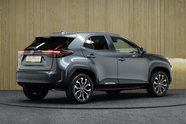 Toyota YARIS Cross 1.5 Hybrid 115 First Edition | Comfort Pack | Nieuw uit voorraad leverbaar | ¤ 2.000,- voorraad voordeel! | Adaptive-cruise | Apple Carplay & Android Auto | Camera | Navigatie | Dodehoekdetectie