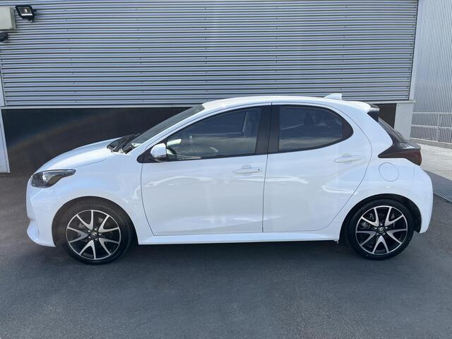 Toyota YARIS 1.5 Hybrid Style Apple Carplay en/of Android auto Navigatie, Stoelverwarming, 17"LMV, Achteruitrijcamera, Adaptieve cruise control,