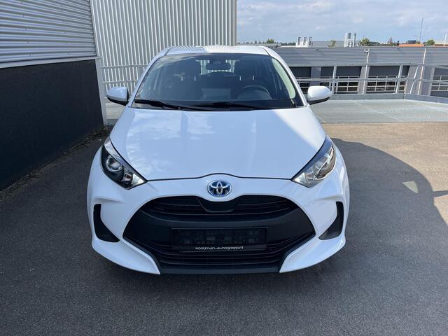 Toyota YARIS 1.5 Hybrid Style Apple Carplay en/of Android auto Navigatie, Stoelverwarming, 17"LMV, Achteruitrijcamera, Adaptieve cruise control,