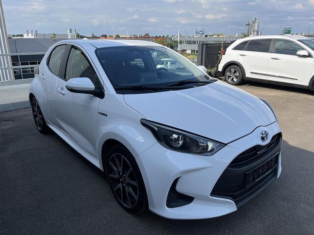 Toyota YARIS 1.5 Hybrid Style Apple Carplay en/of Android auto Navigatie, Stoelverwarming, 17"LMV, Achteruitrijcamera, Adaptieve cruise control,