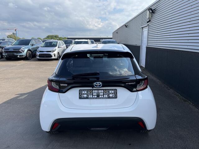 Toyota YARIS 1.5 Hybrid Style Apple Carplay en/of Android auto Navigatie, Stoelverwarming, 17"LMV, Achteruitrijcamera, Adaptieve cruise control,