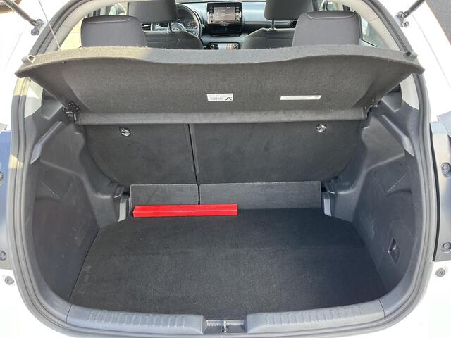 Toyota YARIS 1.5 Hybrid Style Apple Carplay en/of Android auto Navigatie, Stoelverwarming, 17"LMV, Achteruitrijcamera, Adaptieve cruise control,