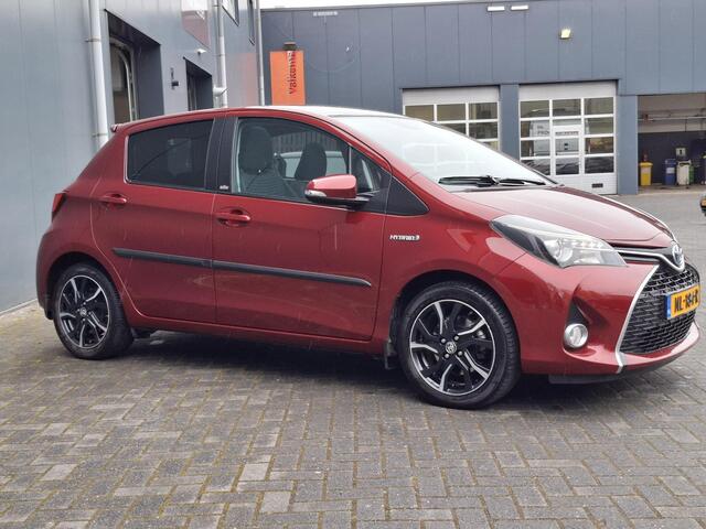 Toyota YARIS 1.5 Hybrid Volcano Edition