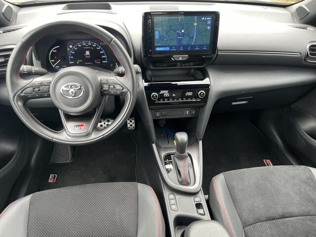 Toyota YARIS Cross 1.5 Hybrid GR Sport | Carplay | Stoel- + stuurverwarming | Elektrische klep | 18 inch LM-velgen |