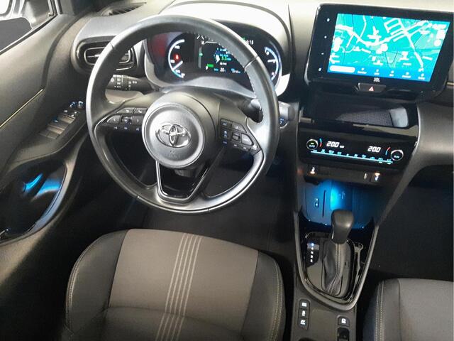 Toyota YARIS Cross 1.5 Hybrid Adventure Limited | Panodak | JBL | HUD | Electr. klep | PDC
