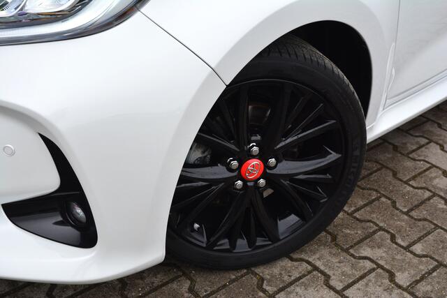 Toyota YARIS 1.5 Hybrid GR Sport | Pano | Camera | Head-Up | JBL |