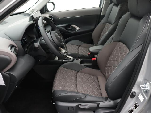 Toyota YARIS Cross 1.5 Hybrid 130 Executive | DEMO | Parkeersensoren | Dodehoek Ass. LM velgen | Stoelverwarming | Navigatie | Cruise Control Adaptief |