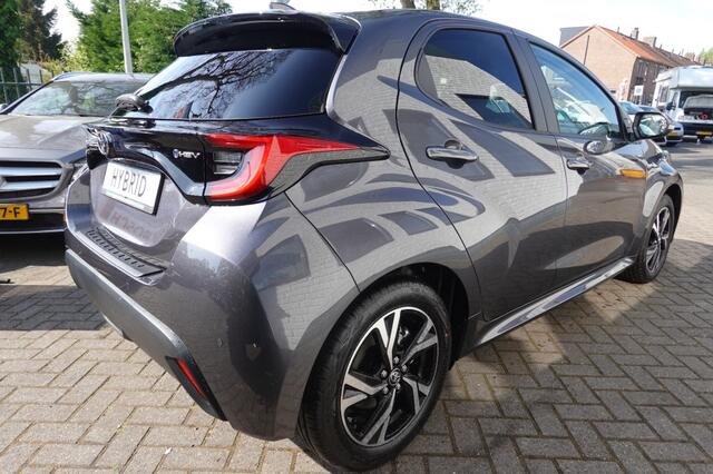 Toyota YARIS HYBRID COMFORT + ( NIEUWE AUTO )