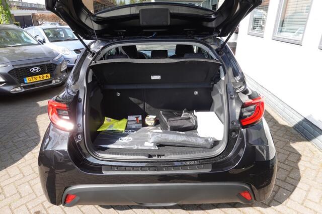 Toyota YARIS HYBRID COMFORT ( NIEUWE AUTO )