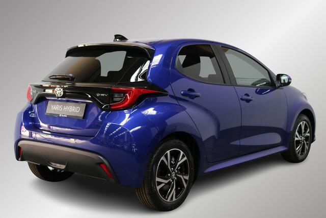 Toyota YARIS 1.5 Hybrid 115 Dynamic Stoel en stuur verwarming, parkeersensoren, Draadloos telfoonladen