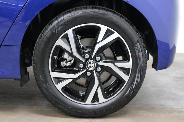 Toyota YARIS 1.5 Hybrid 115 Dynamic Stoel en stuur verwarming, parkeersensoren, Draadloos telfoonladen