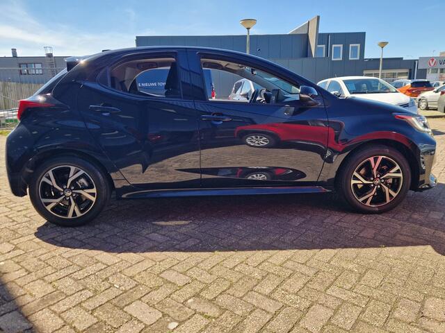 Toyota YARIS 1.5 Hybrid 115 First Edition