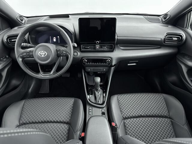 Toyota YARIS 1.5 Hybrid 130 Executive | DEMO & DIRECT LEVERBAAR | Stoelverwarming | Navigatie | Demo