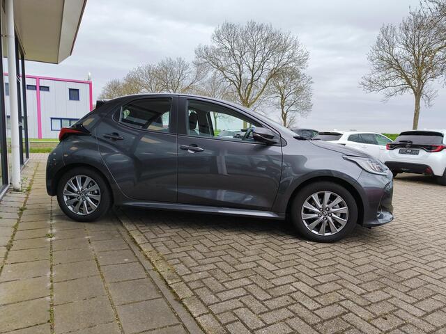 Toyota YARIS 1.5 Hybrid 115 Active Plus | Stoel & stuurverwarming | Clima | Cruise | DAB | Camera