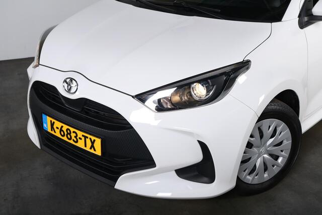 Toyota YARIS 1.5 VVT-i Active 125PK, Trekhaak, Verwacht, Apple Carplay / Android Auto, Camera, Regensensor, 1e eigenaar, Dealer onderhouden!