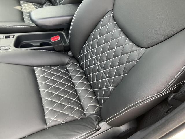 Toyota YARIS Cross 1.5 Hybrid 115 First Edition ** LEDER/ STOELVERWARMING/ NAVIGATIE/ CRUISE CONTROL/ 36 MAANDEN GARANTIE**