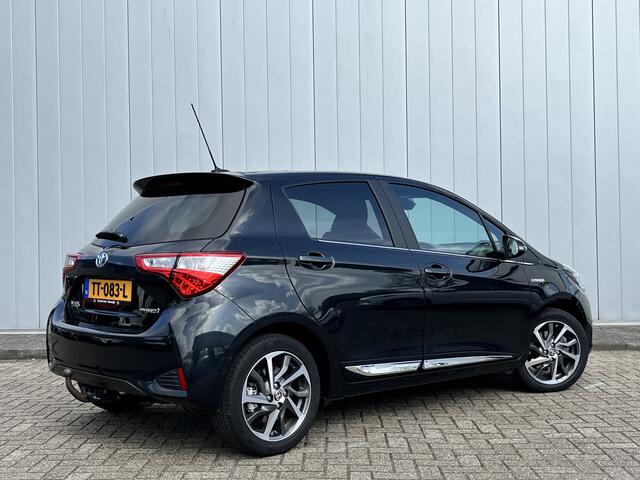 Toyota YARIS 1.5 Hybrid Premium Pano Dak Navi Camera Dealer onderhouden Trekhaak