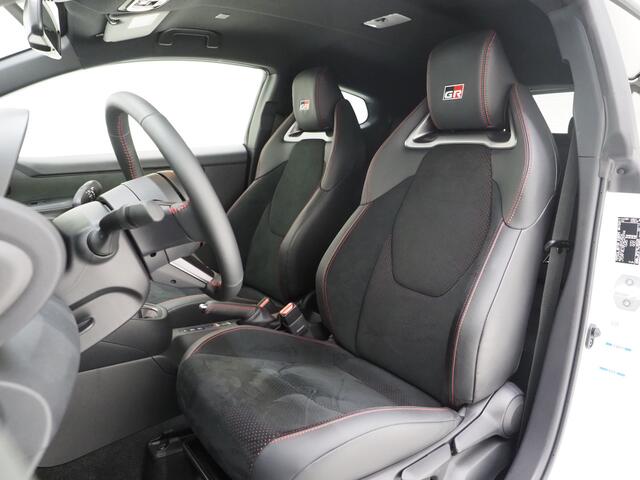 Toyota YARIS 1.6 GR Performance | Milltek Uitlaat | Adaptive Cruise | Keyless | Camera | Carplay