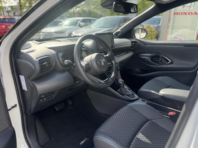 Toyota YARIS 1.5 Hybrid Executive Bi-Tone Head-up display, JBL, Dodehoekdetectie, PDC V + A , All-in Rijklaarprijs