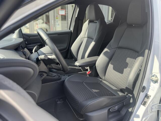 Toyota YARIS 1.5 Hybrid Executive Bi-Tone Head-up display, JBL, Dodehoekdetectie, PDC V + A , All-in Rijklaarprijs