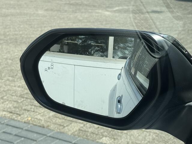 Toyota YARIS 1.5 Hybrid Executive Bi-Tone Head-up display, JBL, Dodehoekdetectie, PDC V + A , All-in Rijklaarprijs