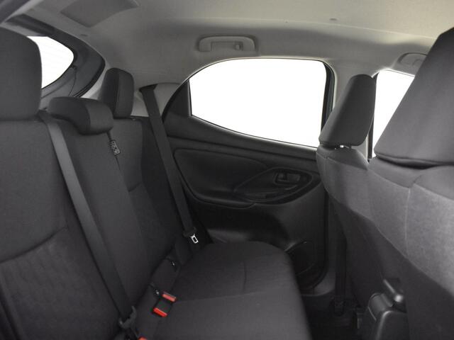 Toyota YARIS 1.5 Hybrid 115 Style | BSM | PDC V+A | Stuur en Stoelverwarming