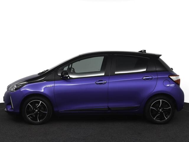 Toyota YARIS 1.5 Hybrid Bi-Tone | Keyless entry | Parkeer camera | Cruise control |