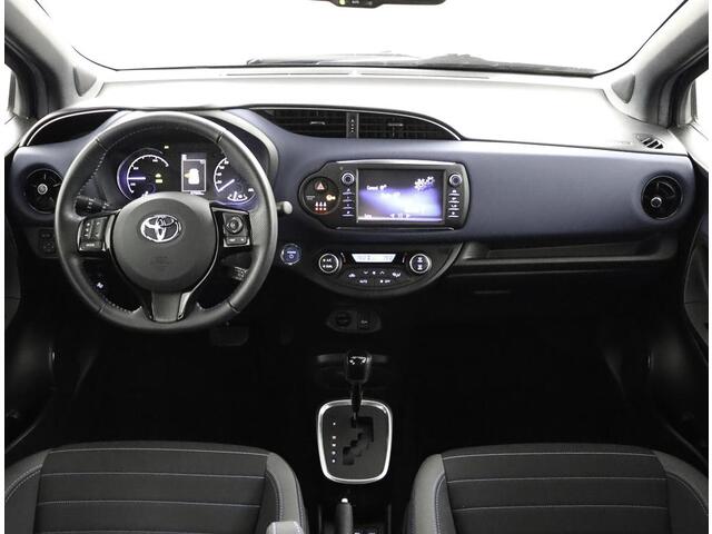 Toyota YARIS 1.5 Hybrid Bi-Tone | Keyless entry | Parkeer camera | Cruise control |