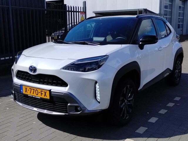 Toyota YARIS Cross 1.5 Hybrid Explore Automaat 116pk | Trekhaakl | Apple Carplay/Android Auto | PDC vóór- & achter | BTW-auto |
