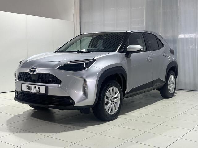 Toyota YARIS Cross Dynamic edition | Parkeersensoren voor + achter | Smart key | Privacy glass | Apple Carplay & Android Auto | Navigatie