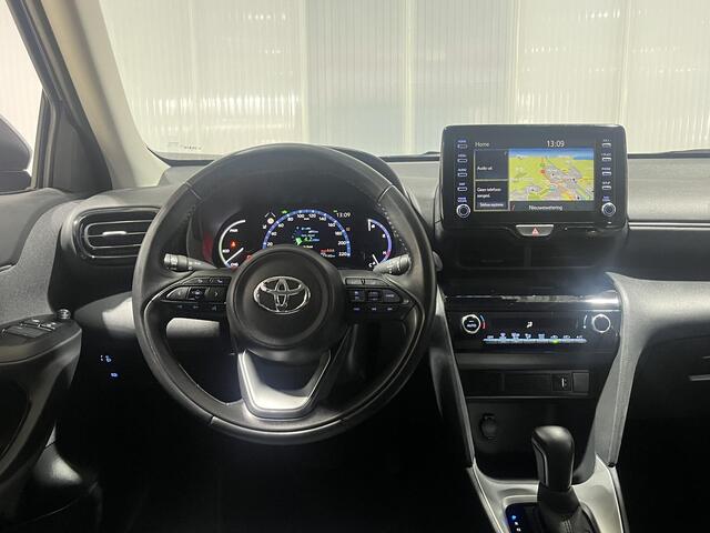 Toyota YARIS Cross Dynamic edition | Parkeersensoren voor + achter | Smart key | Privacy glass | Apple Carplay & Android Auto | Navigatie
