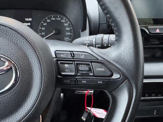 Toyota YARIS 1.5 Hybrid Active Navi/Apple/Android - camera
