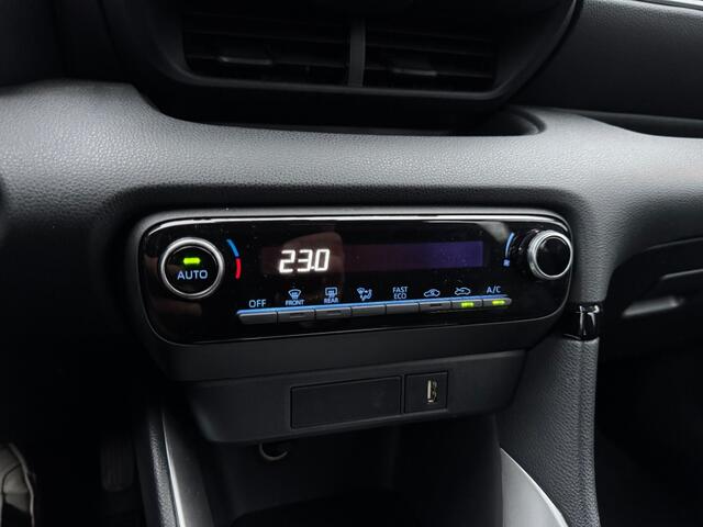 Toyota YARIS 1.5 Hybrid Active Navi/Apple/Android - camera