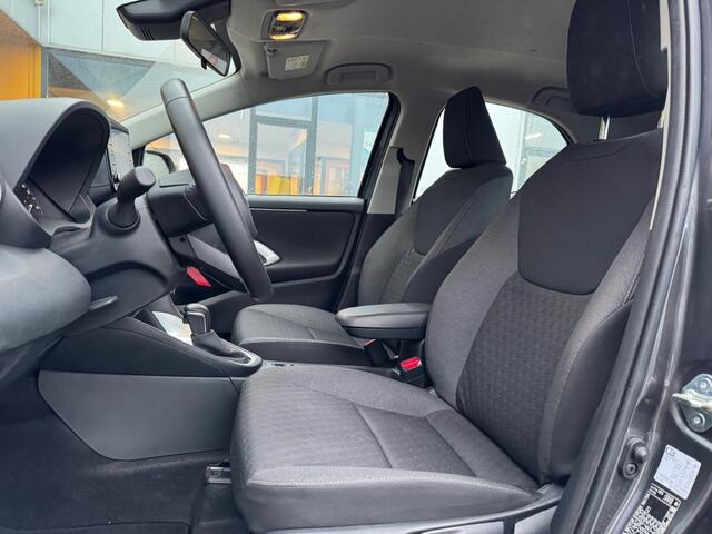 Toyota YARIS 1.5 Hybrid Active Navi/Apple/Android - camera